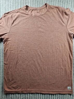 Vuori Shirt Mens L Burnt Orange V126 Strato Tech Dreamknit Performance Stretch